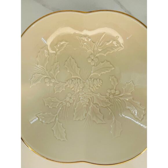 Lenox Winters Imprint Collection Serving Bowl Clover Shaped Ivory Gold Trim - Picture 4 of 7